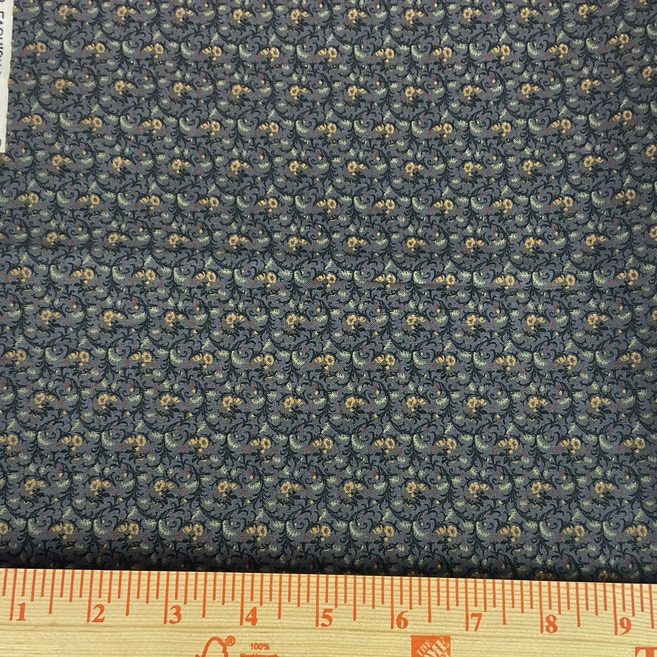 HOLIDAY HOMECOMING Thimbleberries RJR Gray Floral Cotton Fabric Remnant 44"x31" - Image 1 of 1