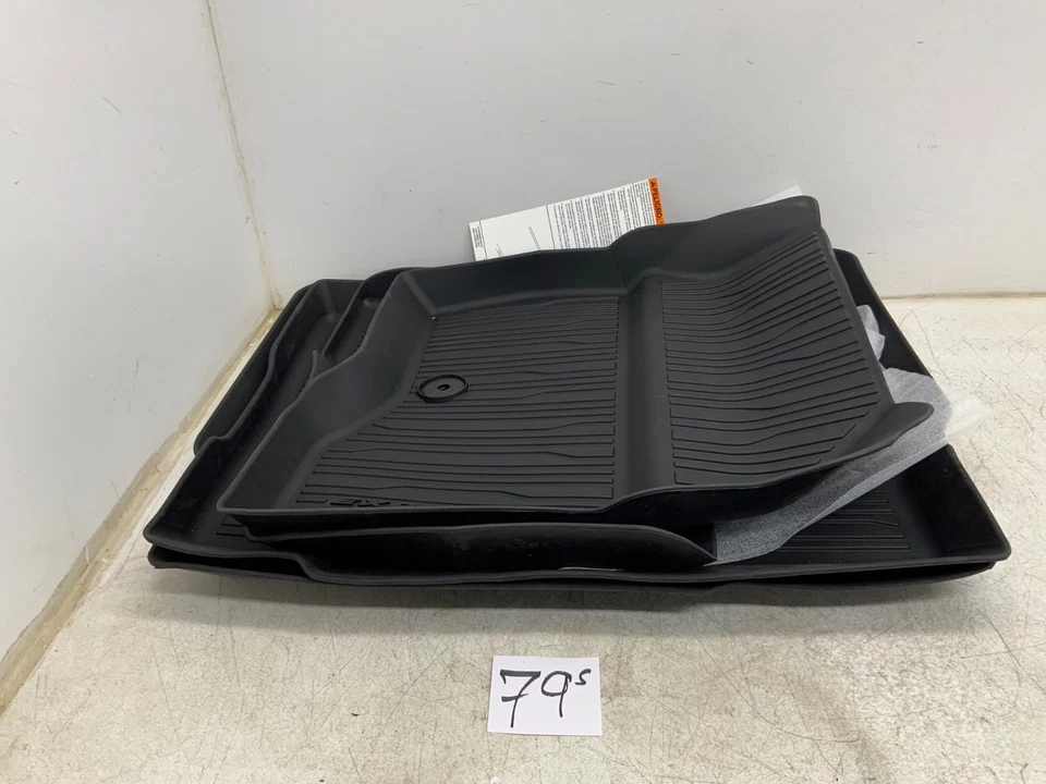 NEW!2013-2015 FORD EXPLORER  FRONT REAR LEFT RIGHT FLOOR MATS SET 4 OEM 13 14 15 Foto 1 de 4