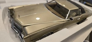 1/18 BOS 1976 Cadillac Eldorado cupé coche modelo resina dorada - Imagen 1 de 12