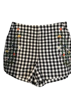 Pantalones Cortos Romeo & Juliet Couture Cuadros Blanco y Negro Talla M Bordados Florales Foto 1 de 4
