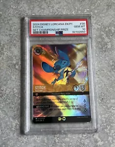 Disney Lorcana Rockstar Stitch Championship Promoción Encantada 30/P1 Calificado PSA 10 - Imagen 1 de 4
