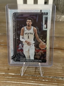 2025-26 Topps NBA Flagship #195 Victor Wembanyama Sandglitter Refractor Spurs - Picture 1 of 2