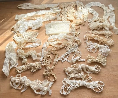 LOTE de 36 piezas de encaje mezclado vintage y restos ganchillo marfil adornos florales Foto 1 de 4