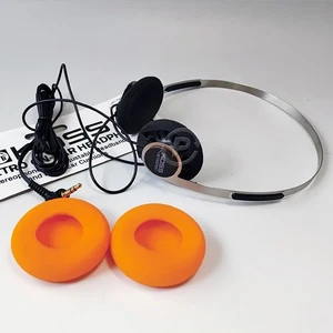 Auriculares retro genuinos KOSS x Retrospekt P/21 con espuma negra y naranja - Imagen 1 de 8