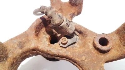 Volkswagen Golf 2004 ABS Sensor (ABS Wheel Speed Sensor) Rear Left #1562031-03 - Image 1 of 4