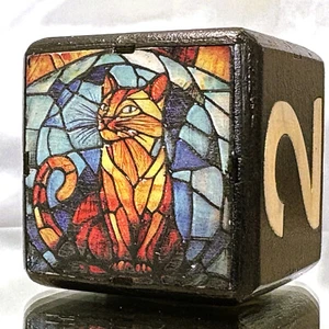 Prism Prowler- Whiskers of Fortune Glow - Backgammon Doubling Cube - 36mm - Picture 1 of 8