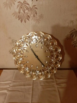 Junghans Wanduhr   Vintage, Bleikristall  Vergoldet .Sehr edel.  - Bild 1 von 4