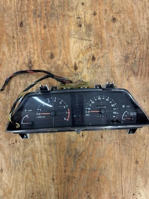 OEM SUBARU LOYALE AUTO CLUSTER, BAJO KILOMETRAJE, COLETAS INTACTAS  Foto 1 de 4