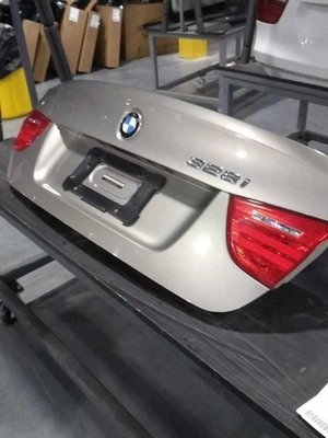 Trunk/Hatch/Tailgate Sedan Canada Market Fits 09-11 BMW 323i 581051 - Imagem 1 de 4