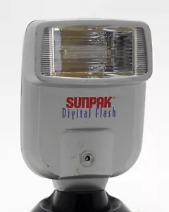 Sunpak Digital Flash Electronic Shoe Mount Flash DSLR Digital Universal - Picture 1 of 2