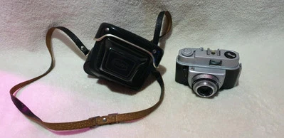 Vintage Beirette Film Camera With Shoulder Bag - Image 1 of 4