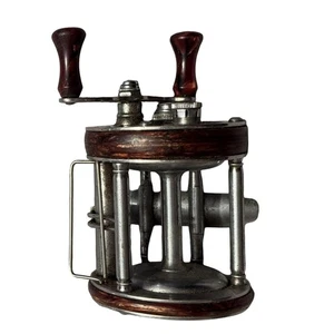 Vintage South Bend Perfectoreno 1250 Fishing Reel Model E Anti-Back Lash USA - Picture 1 of 13