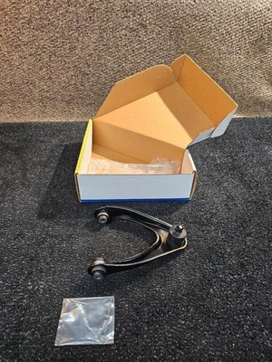 Braço de controle superior esquerdo dianteiro MOOG RK80884 compatível com 1997-2001 Honda CR-V - Imagem 1 de 4