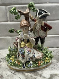 Dresden Carl Thieme GERMANY PORCELAIN FIGURINE Reading Couple Under Tree 10497 - Bild 1 von 15