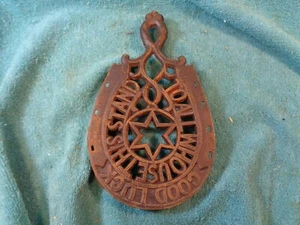 Vtg Horseshoe Shaped GOOD LUCK To All That Use This Stand Cast Iron Trivet - Picture 1 of 9