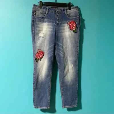 NWT No Boundaries 11 Rose Patch Decal Medium Wash Skinny Jeans - Image 1 of 4