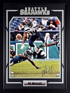 Foto DK Metcalf firmata autografata Seattle Seahawks 16x20 incorniciata Beckett - Foto 1 di 2