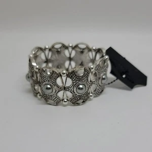 Bracciale elastico largo tono gotico argento - Foto 1 di 4