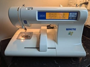 Máquina de coser bordar computarizada blanca 3300 - Imagen 1 de 9