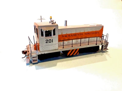 HO BACHMANN SACRAMENTO NORTHERN GE 70 TON DIESEL YARD & INDUSTRY SWITCHER - Image 1 of 4