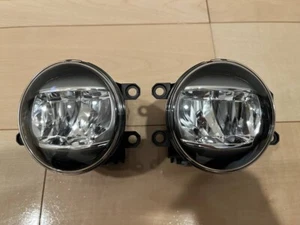 Toyota Genuine Noah Voxy ZRR80 LED Fog Light Fog Lamp Set 48-150 JDM Used - Picture 1 of 4