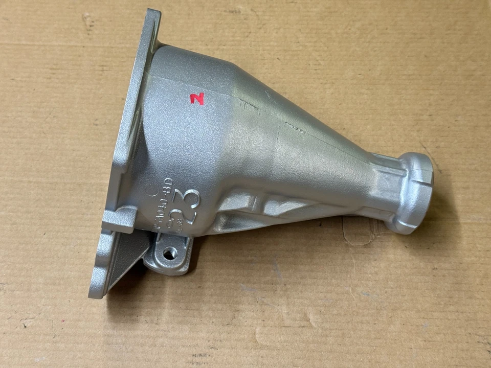 Carcasa eje trasero Ford Mustang AOD 87-93 transmisión automática fabricante original de fábrica Foto 1 de 4