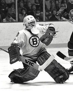 Rogatien Vachon s/w Foto in Aktion Boston Bruins HOF (c) - Bild 1 von 1