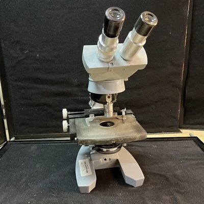Microscopio médico American Optical AO Spencer con objetivos SIN luz Foto 1 de 4