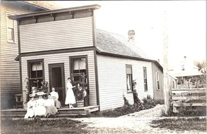 RPPC, LADIES In DRESSES & FANCY HATS On PORCH ca1910's Real Photo Postcard - Picture 1 of 2