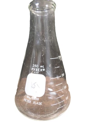Frasco de filtro Erlenmeyer graduado de pared resistente de 250 ml Corning PYREX 5320 Foto 1 de 4