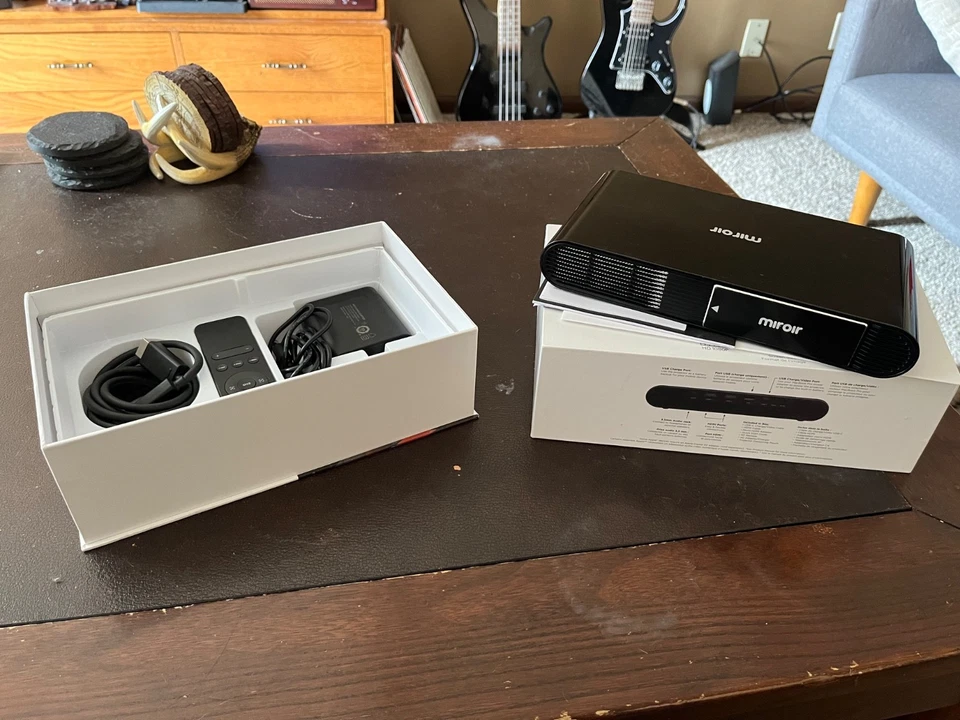 Miroir M600 Full HD Pro Projector - Black - Image 1 of 1