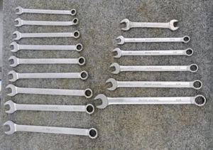 15 Blue Point 12 Point Metric And SAE Combination Wrenches BLPCWM, BLPCW - Bild 1 von 7