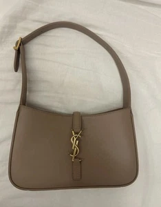 Ysl Tasche beige LE 5 À 7 HOBO-BAG AUS GLATTLEDER - Bild 1 von 9