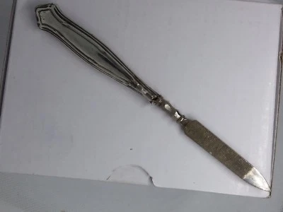 ANCIENNE lime a Ongles de service a manucure manche ARGENT - Photo 1/4