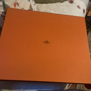 Hermes Paris Large Orange Gift Box 14.75" X 18" X 4" Hermes BOX - Picture 1 of 2