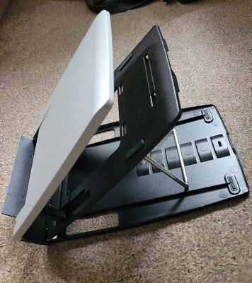 Targus Ergo M-Pro Portable Notebook Laptop Stand, Black/Grey AWE04EU - Image 1 of 4