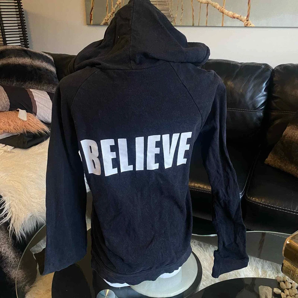BELIEVE Sudadera con Capucha Mujer Cremallera Negra Foto 1 de 2