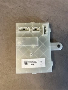 2023 tesla model y charge port controller. 1537264-00-B - Picture 1 of 3
