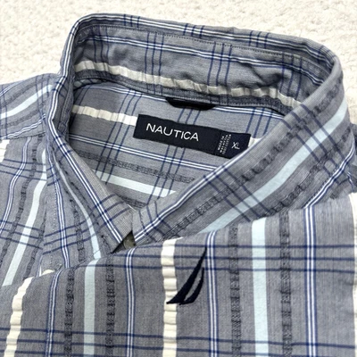 Nautica Seersucker Button Shirt Mens XL (FITS  L) Blue Striped Plaid Pocket Logo - Image 1 of 4