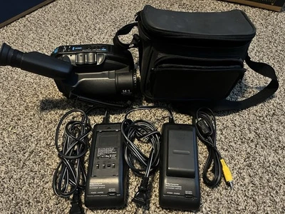 Magnavox CVT620AV01 Easy Cam, W 2 Chargers, Working, Needs New Battery - Image 1 of 4