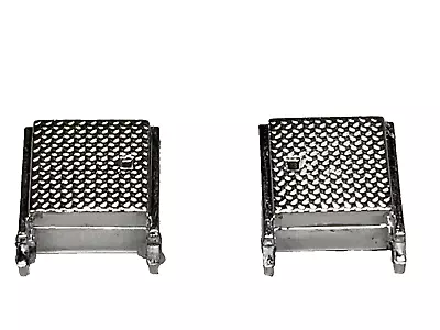 1/64 DCP PARTS CHROME WILSON ROADBRUTE TRAILER TOOL BOX (2) - Image 1 of 3