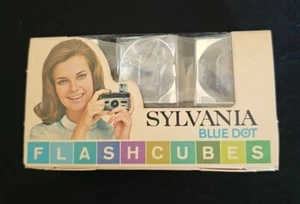 Vintage Sylvania Blue Dot FLASH CUBES Camera Flash Cubes 3-Pack 12 flash - Picture 1 of 2