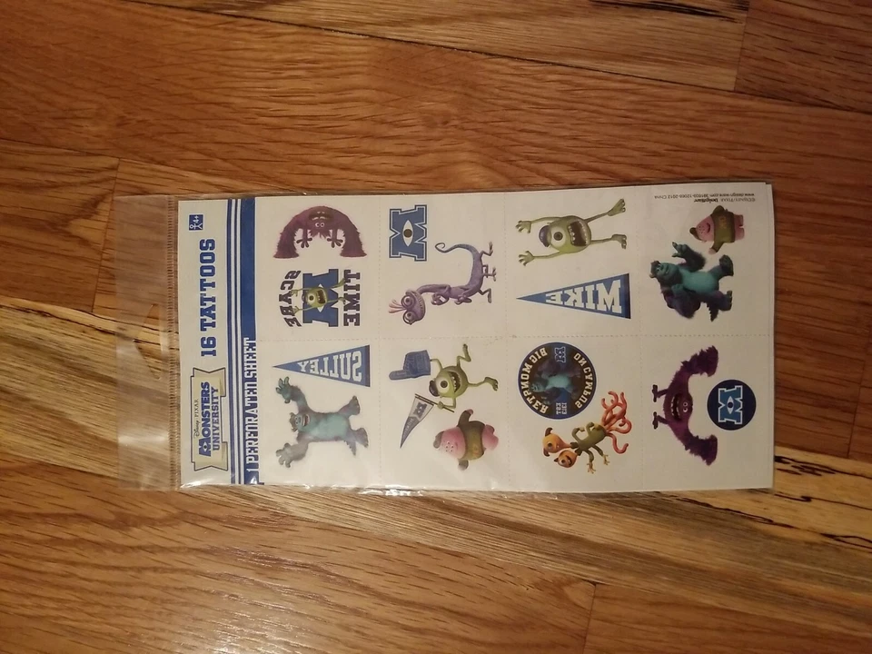 Favor de tatuaje de monstruos Disney 16 tatuajes favorecidos por Mike Foto 1 de 2
