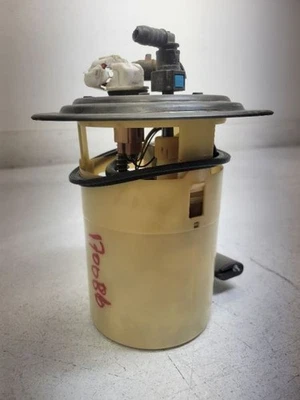 2003-2006 Hyundai Tiburon 2.0L Fuel Pump Assembly 311102C531 - Image 1 of 4