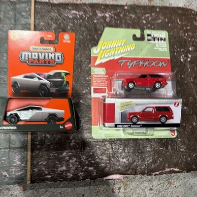 Coches Matchbox 2025 piezas móviles Tesla Cyber Truck coche fundido a presión/lote de 2 coches Foto 1 de 4