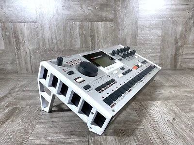 25º End Cheeks for ELEKTRON Machinedrum / Analog Four / RYTM / Octatrack - WHITE - Image 1 of 4