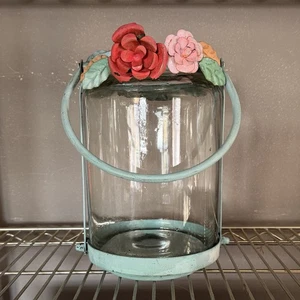 Laterne / Vase geformtes Metall Rosen verzieren Glasfuß 10”T & 16”T mit Griff - Bild 1 von 7