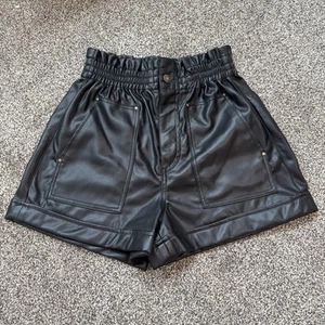 Zara Kunstleder Elastischer Bund Hohe Taille Shorts Größe 4 - Bild 1 von 12