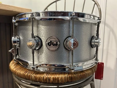 Caja de aluminio fundido serie coleccionista DW 14”x6,5” Foto 1 de 4