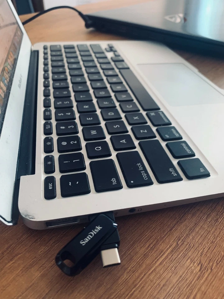 Macintosh Users Boot Yosemite El Capitan High Sierra Mojave - Image 1 of 2